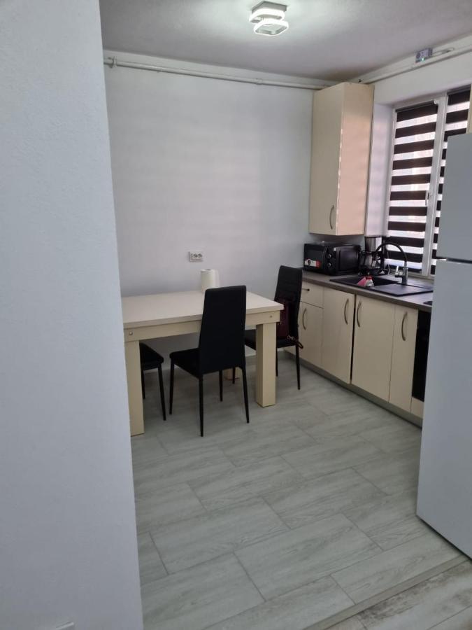 Luxury Apartament Curtea de Argeş Exteriör bild