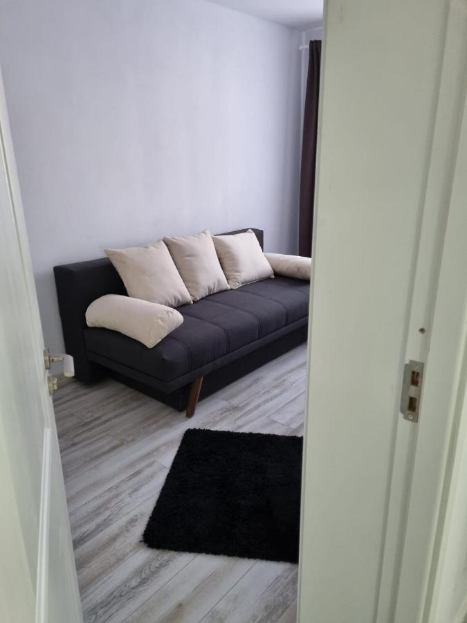Luxury Apartament Curtea de Argeş Exteriör bild